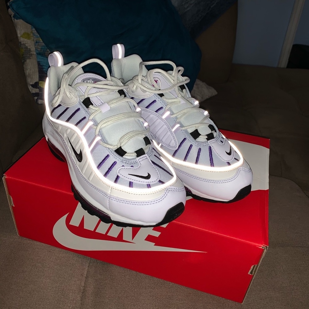 BRAND NEW WOMENS AIRMAX 98